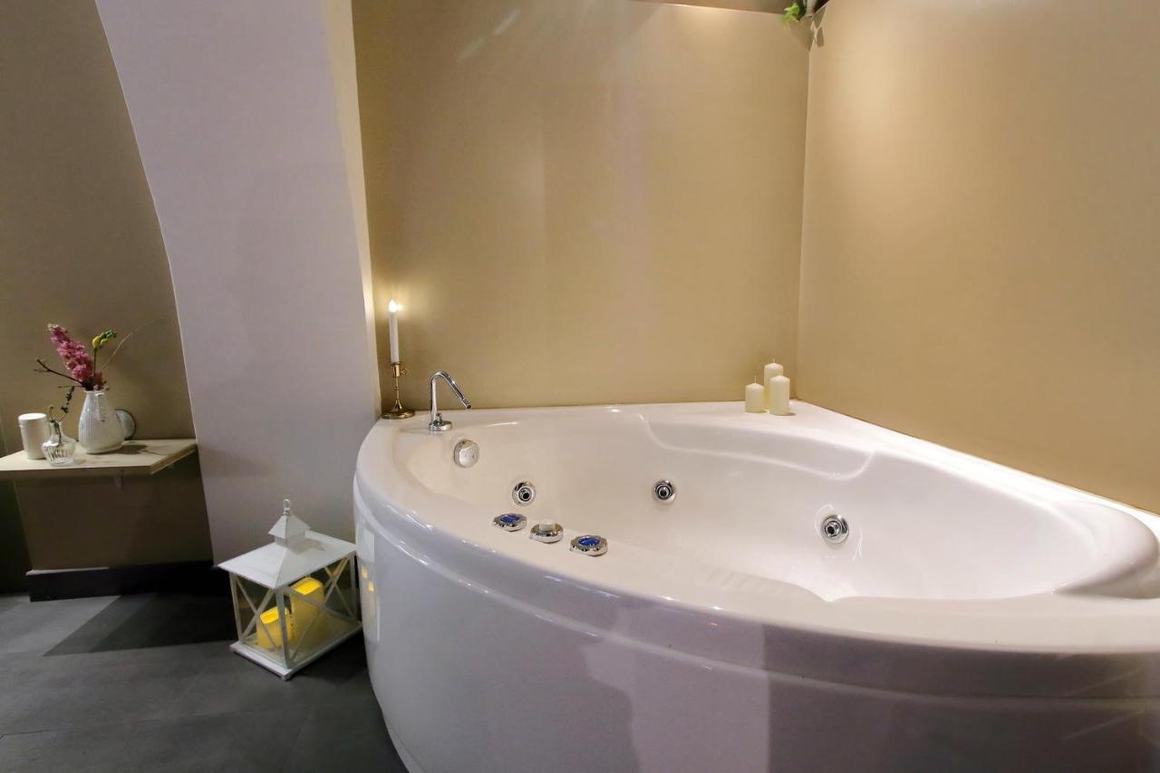 Trastevere Suites & Spa Рим Екстериор снимка